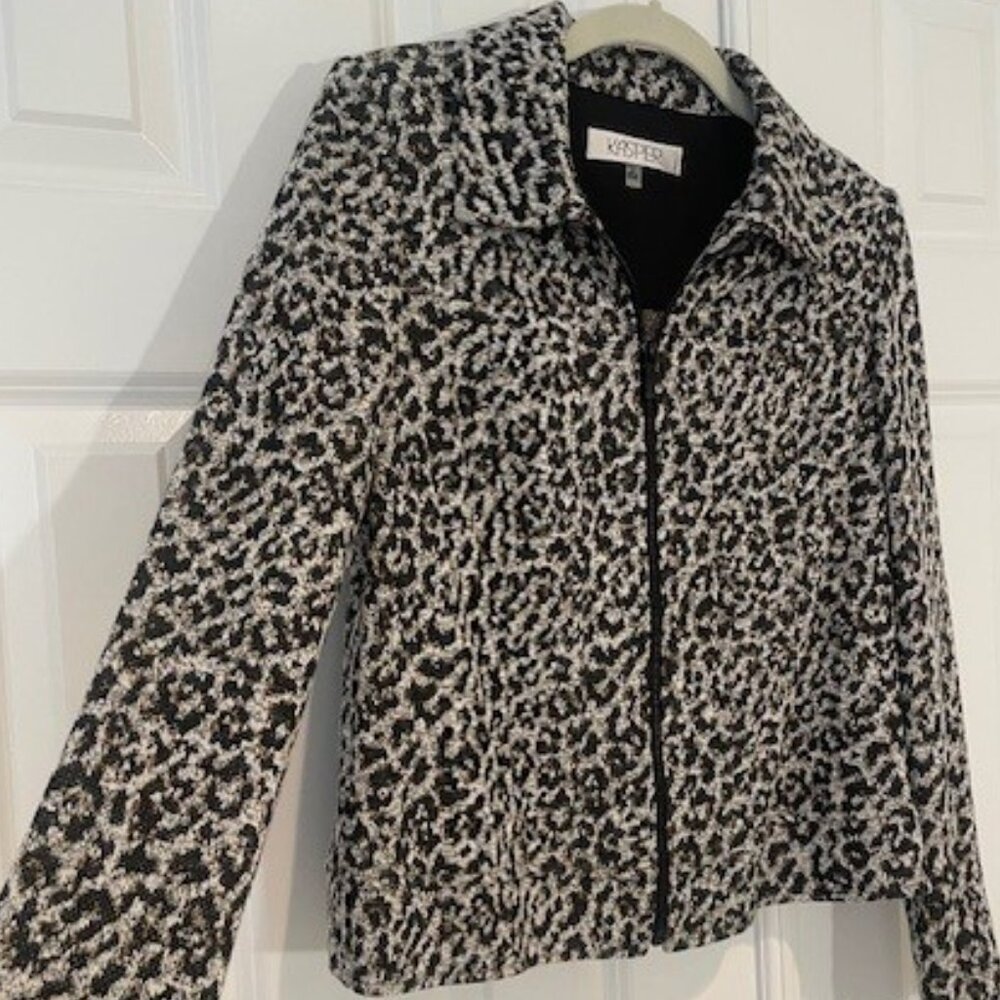 Kasper Leopard Print Full Zip Collared Lightweight STRETCH Jacket – SMALL